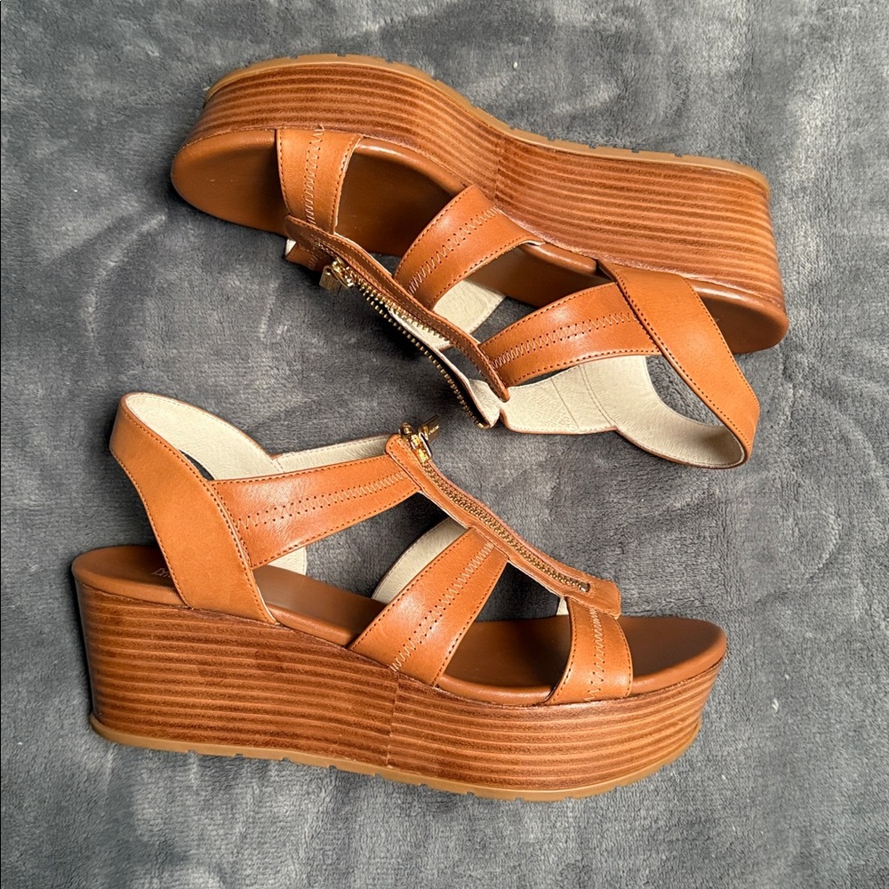 Michael Kors Berkeley Tan Platform Wedge Sandals Size 9.5